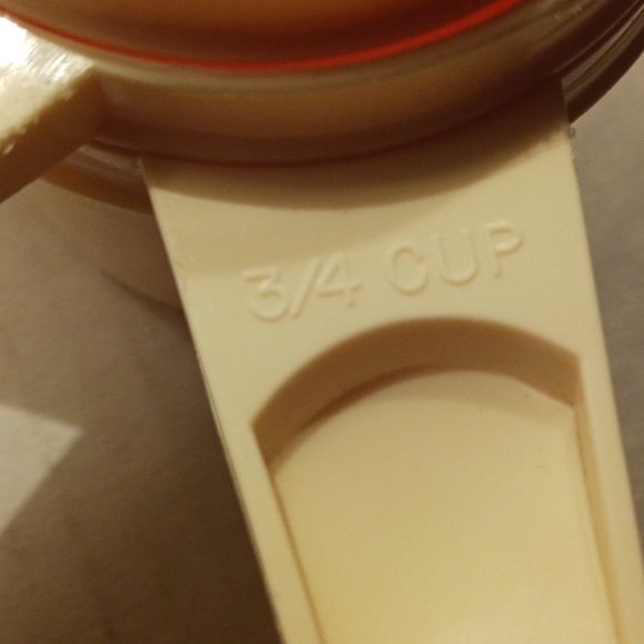 Tupperware Pale Yellow Measuring Cups - Vintage, EUC - Picture 6 of 8